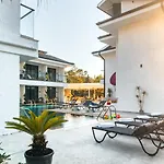 S-cape Hotel
