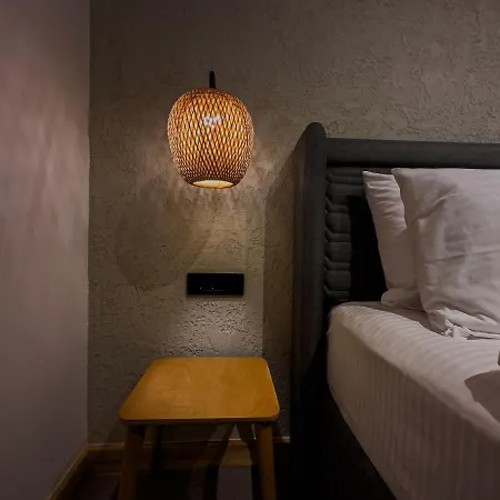 S-cape Hotel *