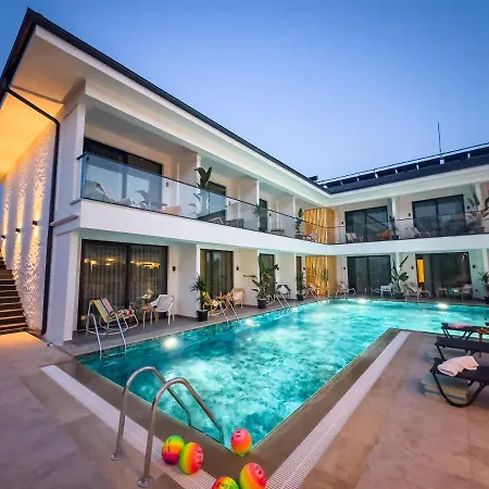 S-cape Hotel