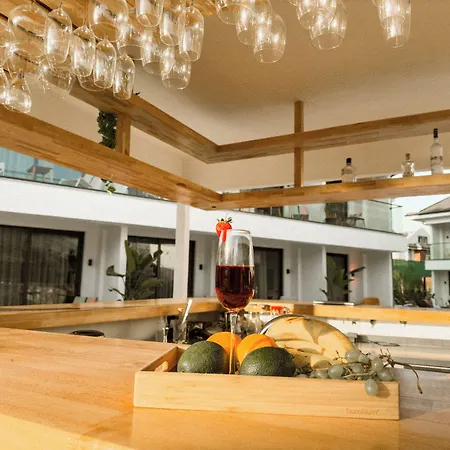 S-cape Otel *