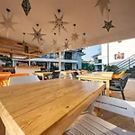 Hotel S-cape *